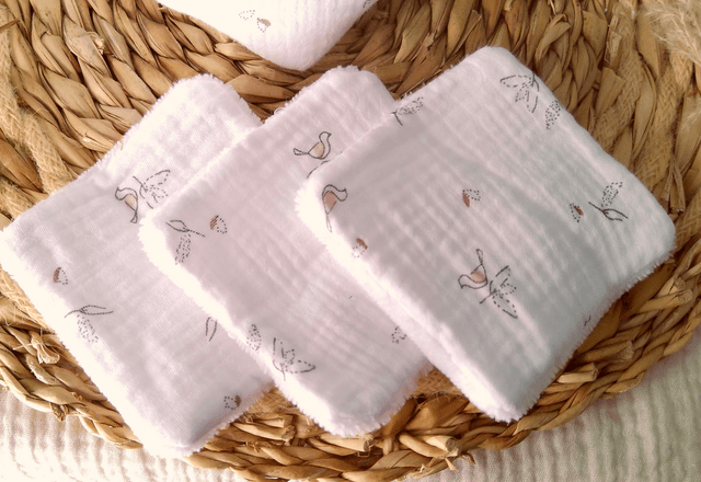 Panière à lingettes avec 10 lingettes Isao