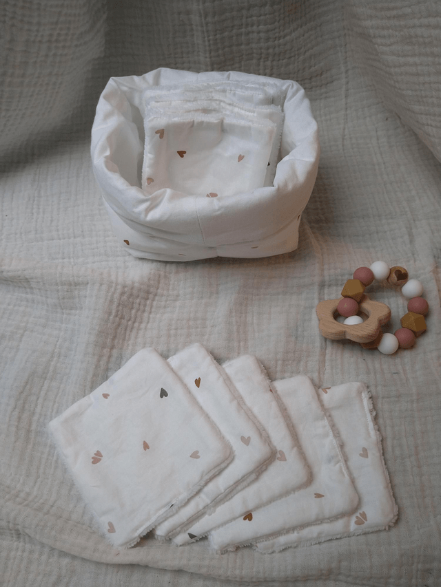 Panière à lingettes avec 10 lingettes  P'tit Coeur
