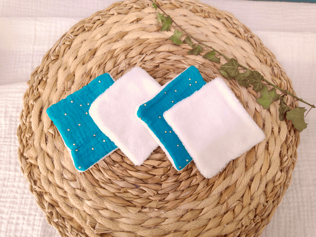 Panière à lingettes avec 10 lingettes  Emeraude